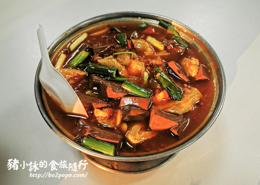 屏東。三地門》瞭望台土雞城。菜色多樣化的土雞料理