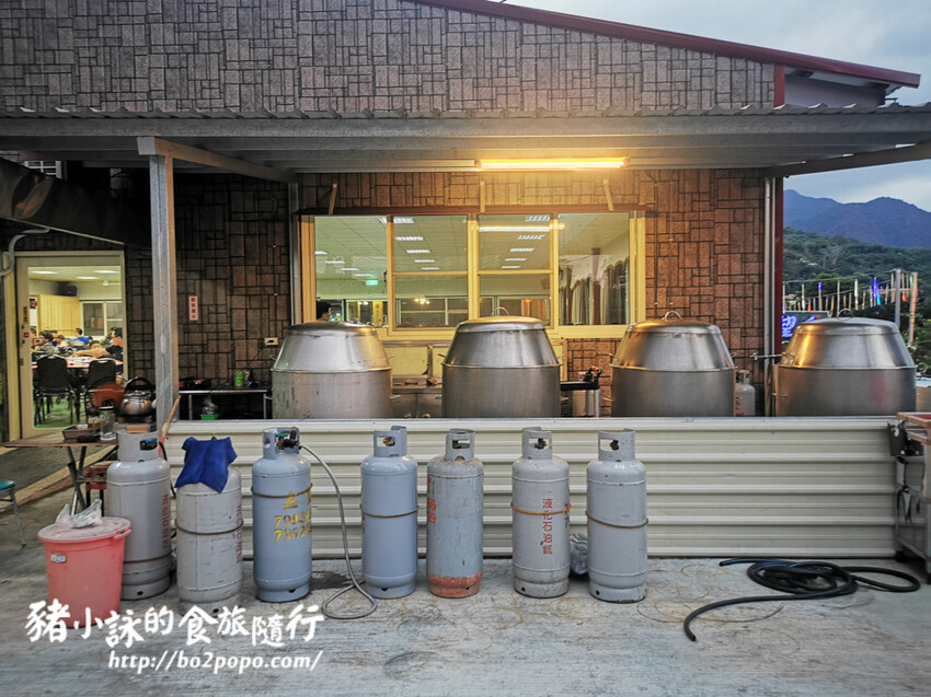 屏東。三地門》瞭望台土雞城。菜色多樣化的土雞料理