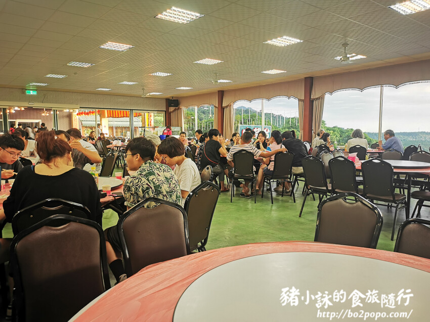 屏東。三地門》瞭望台土雞城。菜色多樣化的土雞料理