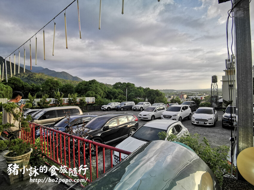 屏東。三地門》瞭望台土雞城。菜色多樣化的土雞料理