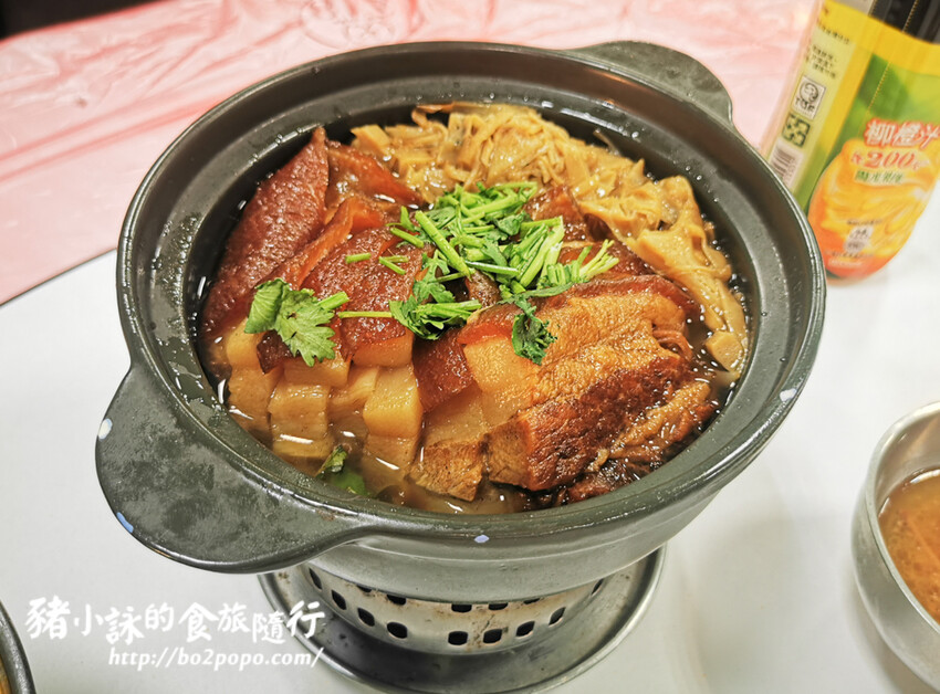 屏東。三地門》瞭望台土雞城。菜色多樣化的土雞料理