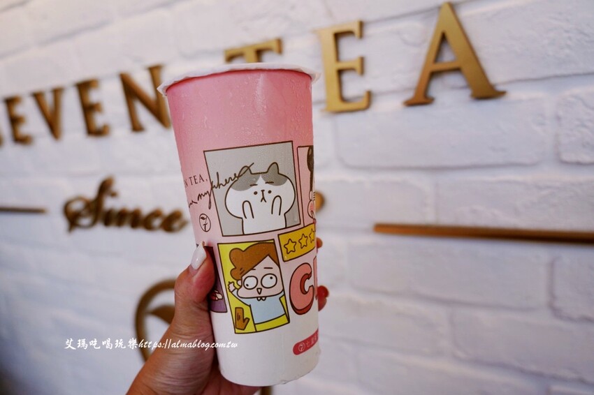 把啾啾妹收集起來！手搖飲4種杯身杯膜，竟然還能當告白情書？超搶手聯名環保杯才299元，直接買起來～