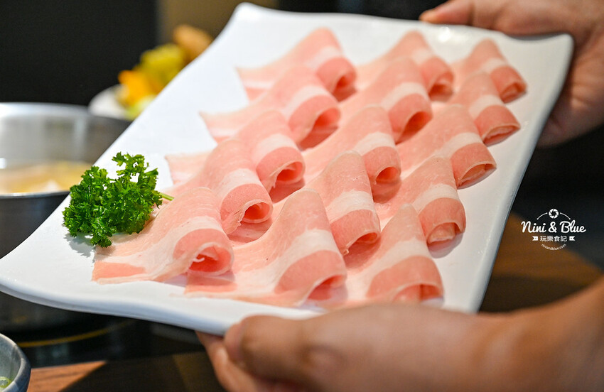 森釧鍋物 | 台中火鍋吃到飽，野菜放題自助吧，居然有中華豆花還免服務費
