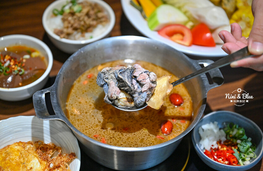 森釧鍋物 | 台中火鍋吃到飽，野菜放題自助吧，居然有中華豆花還免服務費