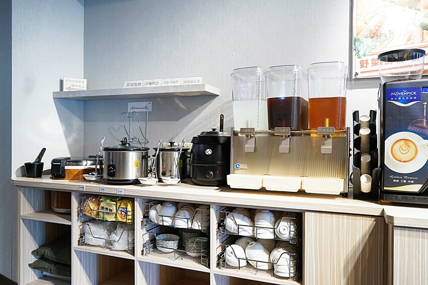 台中霧峰野菜放題鍋物專門店，超過40種以上食材讓你無限吃！限時優惠活動肉品買一送一，還免服務費！！