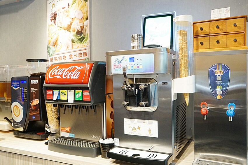 台中霧峰野菜放題鍋物專門店，超過40種以上食材讓你無限吃！限時優惠活動肉品買一送一，還免服務費！！