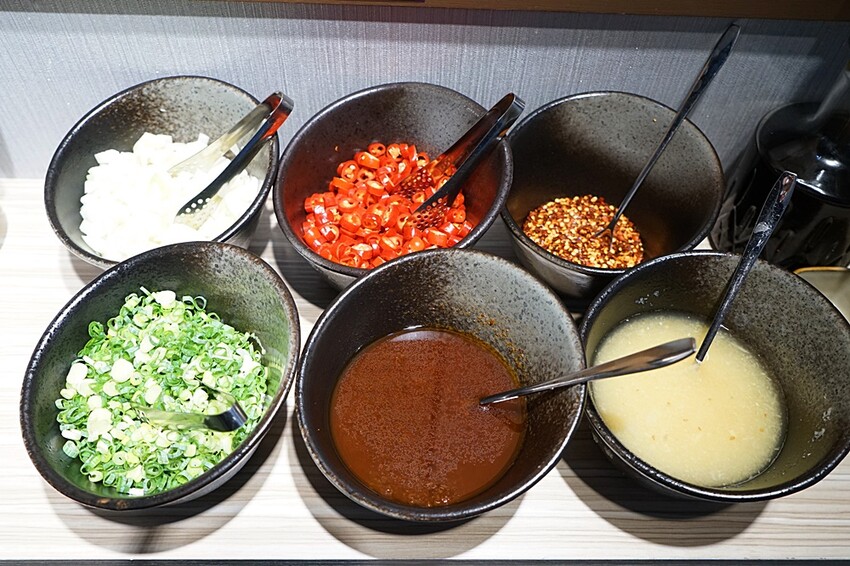 台中霧峰野菜放題鍋物專門店，超過40種以上食材讓你無限吃！限時優惠活動肉品買一送一，還免服務費！！