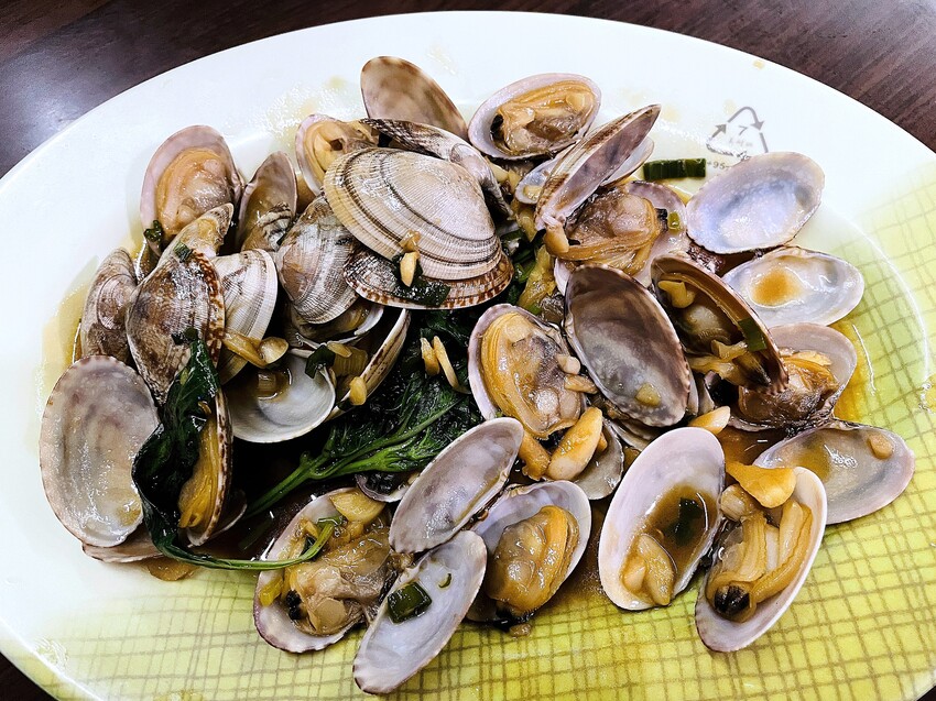 【東安快炒薑母鴨】桃園平鎮深夜美食！『薑母鴨』『熱炒』推薦！價格親民隨便點都好吃！桃園多人聚餐首選！