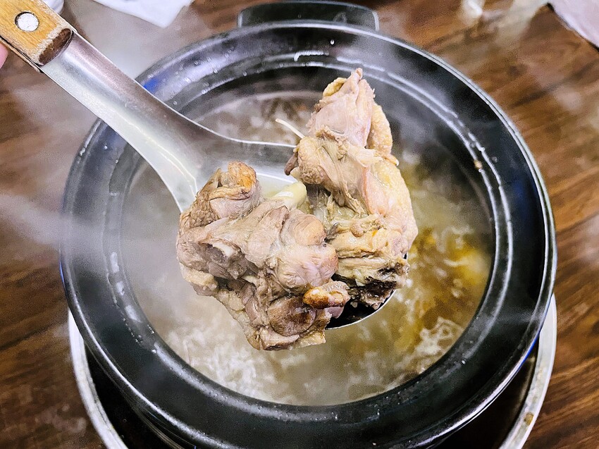 【東安快炒薑母鴨】桃園平鎮深夜美食！『薑母鴨』『熱炒』推薦！價格親民隨便點都好吃！桃園多人聚餐首選！