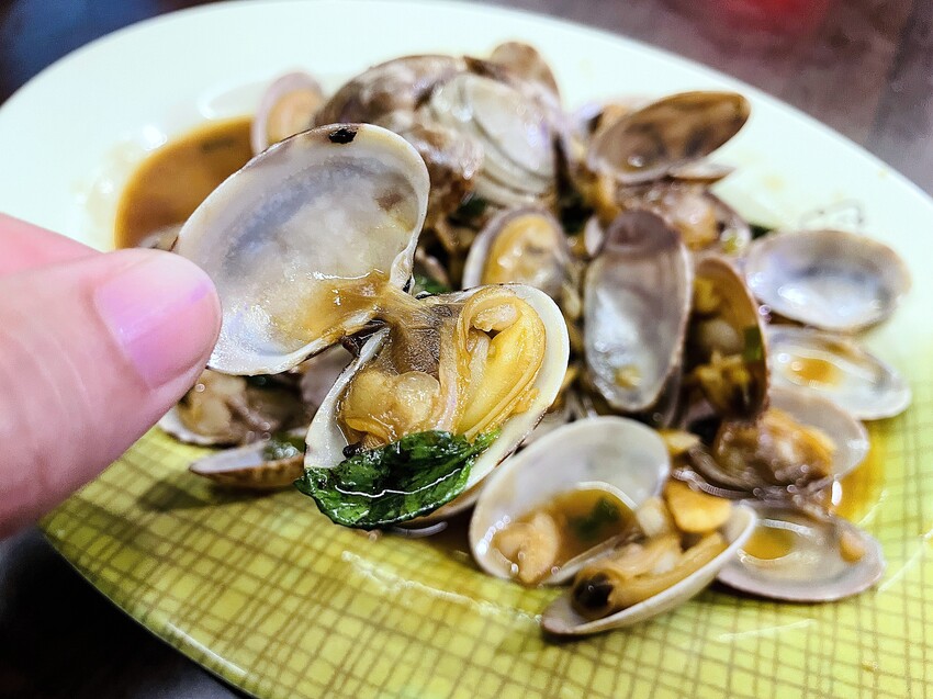 【東安快炒薑母鴨】桃園平鎮深夜美食！『薑母鴨』『熱炒』推薦！價格親民隨便點都好吃！桃園多人聚餐首選！