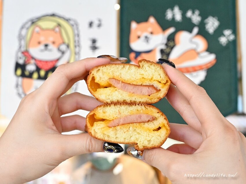 台中超萌柴犬雞蛋糕在這裡，現點現烤，咬下去會大爆餡！