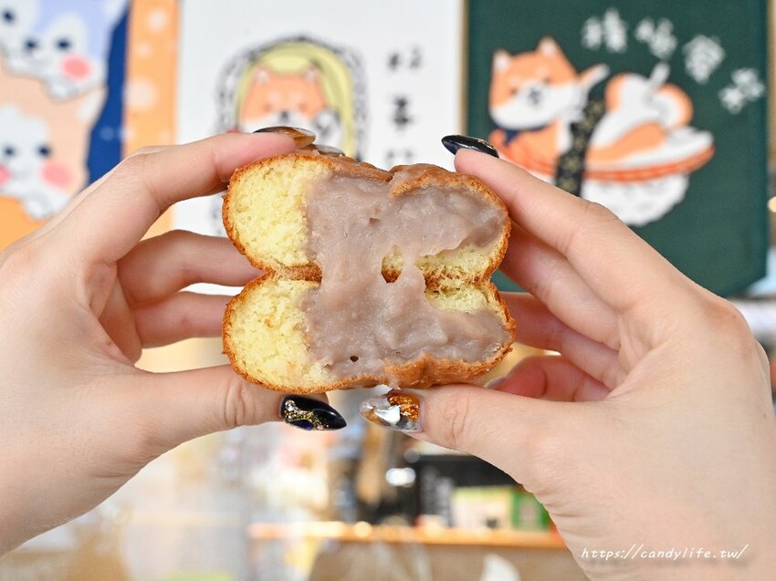 台中超萌柴犬雞蛋糕在這裡，現點現烤，咬下去會大爆餡！