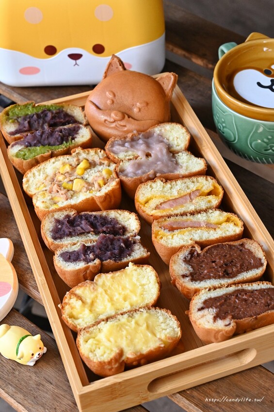 台中超萌柴犬雞蛋糕在這裡，現點現烤，咬下去會大爆餡！