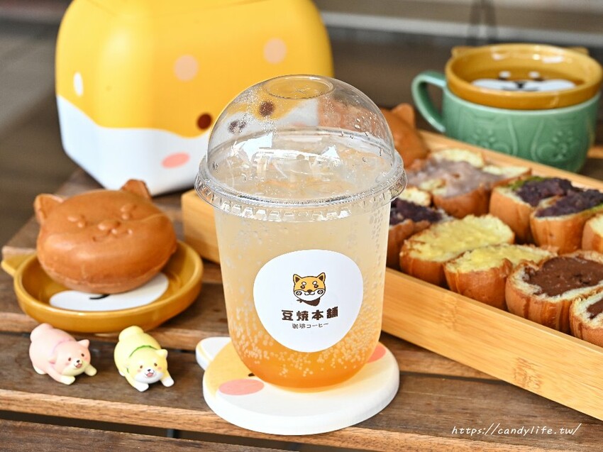 台中超萌柴犬雞蛋糕在這裡，現點現烤，咬下去會大爆餡！