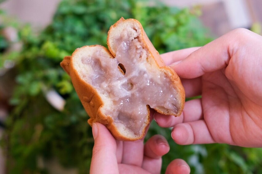 【台中美食】豆燒本舖|勤美・萌度爆表的柴犬雞蛋糕,現點現烤大口咬下會爆漿 ! - 肉依小姐吃什麼