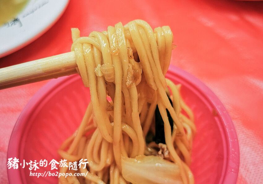 嘉義。布袋》太平洋海產【魚市場 A16】。門口價目跟菜單不完全一樣