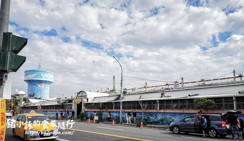 嘉義。布袋》太平洋海產【魚市場 A16】。門口價目跟菜單不完全一樣
