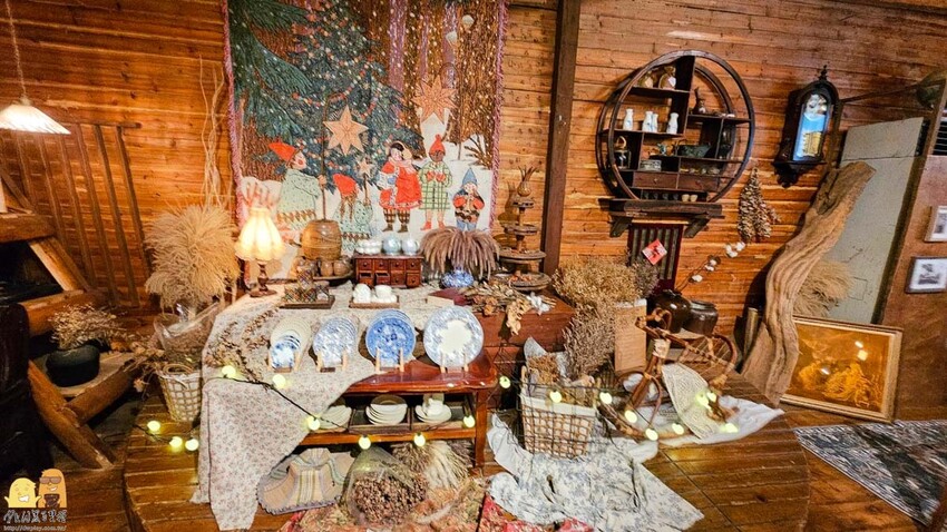 桃園市平鎮區桃園平鎮咖啡廳-HAKKAFE’哈嘎廢，超級CHILL的放鬆咖啡廳，備有免費停車場，還有小木屋跟大草地，也是寵物友