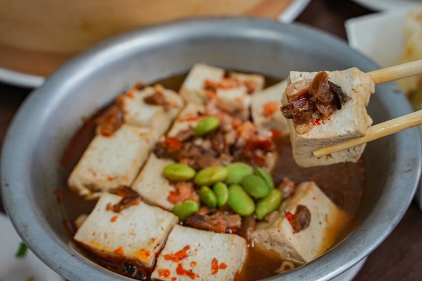 高雄美食|人氣蔥油餅蔥香十足/蘿蔔絲餅超美味/小籠包皮薄會爆汁/金牌蔥餅王