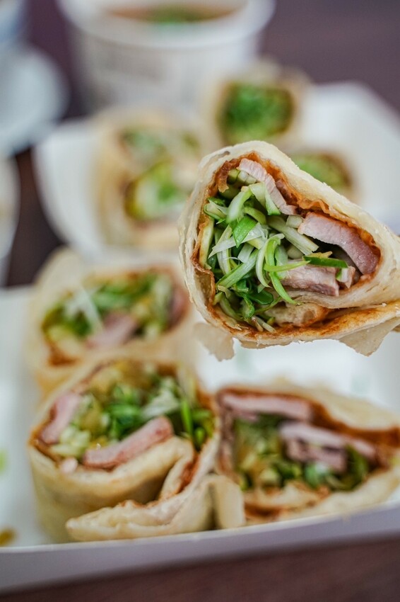 高雄美食|人氣蔥油餅蔥香十足/蘿蔔絲餅超美味/小籠包皮薄會爆汁/金牌蔥餅王