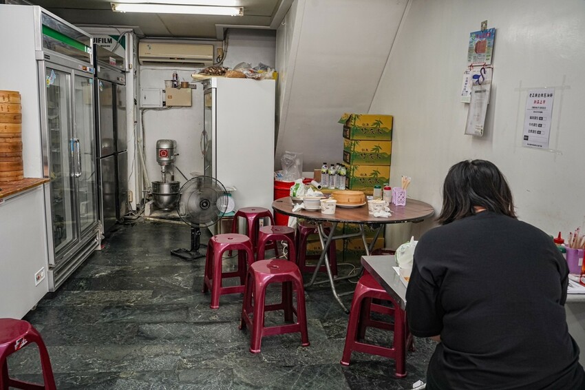 高雄美食|人氣蔥油餅蔥香十足/蘿蔔絲餅超美味/小籠包皮薄會爆汁/金牌蔥餅王