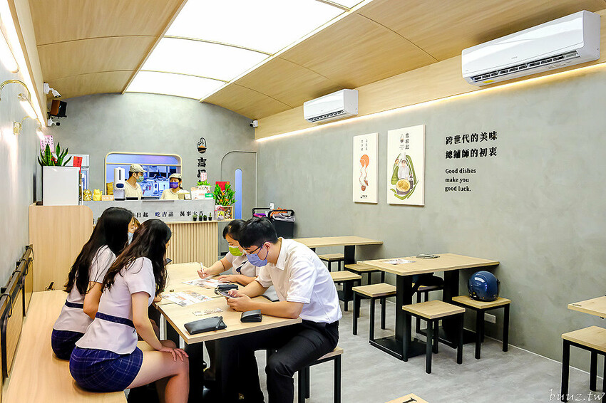 香Q油飯配佛跳牆,吉日起油飯·煲湯·手路菜,總鋪師傳承好手藝,煲湯手路菜一人獨享好幸福!