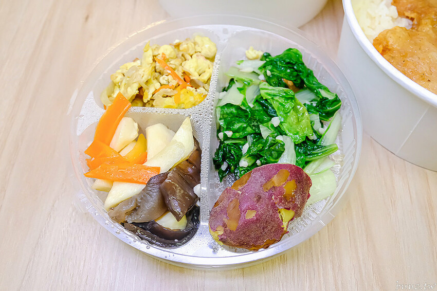 香Q油飯配佛跳牆,吉日起油飯·煲湯·手路菜,總鋪師傳承好手藝,煲湯手路菜一人獨享好幸福!