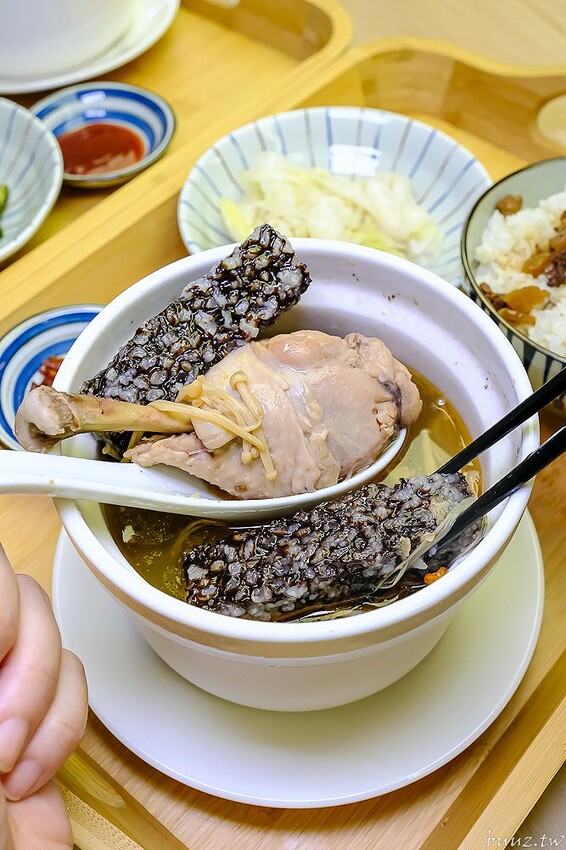 香Q油飯配佛跳牆,吉日起油飯·煲湯·手路菜,總鋪師傳承好手藝,煲湯手路菜一人獨享好幸福!