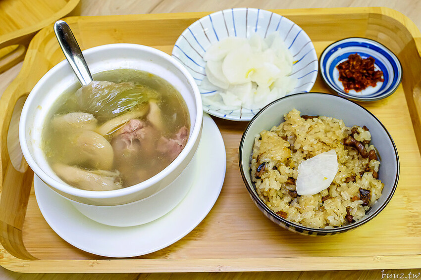 香Q油飯配佛跳牆,吉日起油飯·煲湯·手路菜,總鋪師傳承好手藝,煲湯手路菜一人獨享好幸福!