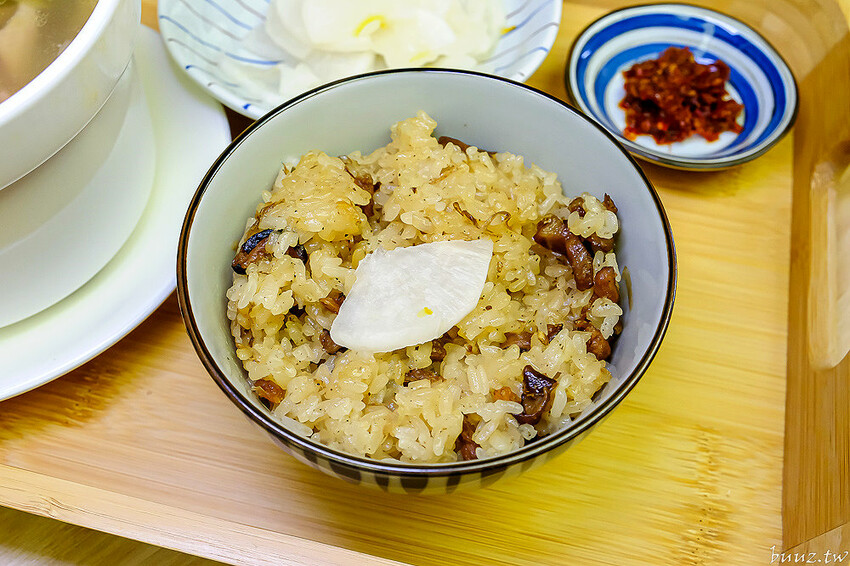 香Q油飯配佛跳牆,吉日起油飯·煲湯·手路菜,總鋪師傳承好手藝,煲湯手路菜一人獨享好幸福!