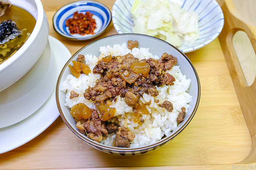 香Q油飯配佛跳牆,吉日起油飯·煲湯·手路菜,總鋪師傳承好手藝,煲湯手路菜一人獨享好幸福!