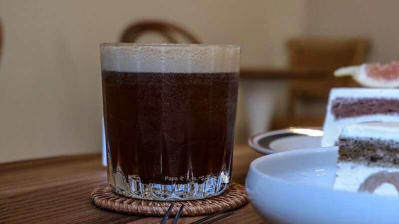 台中西區 |咖啡 鐵木 Ironwood台中草悟店 擠進草悟道咖啡戰區 今天想喝點什麼…別忘了點蛋糕