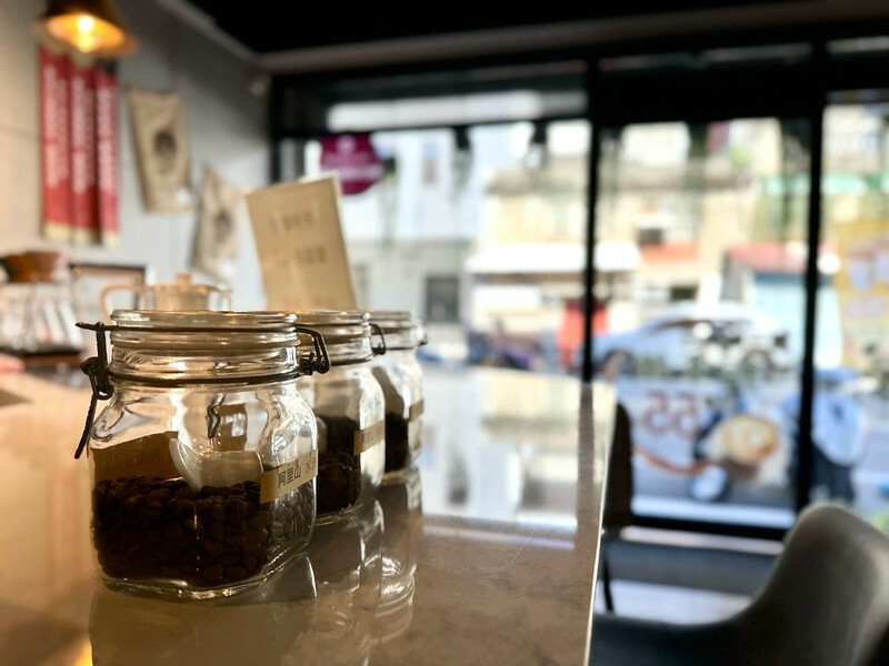 慕光咖啡工作室(ML coffee) | 物超所值的車庫咖啡館。(桃園咖啡館/精品手沖咖啡 /自家烘焙/桃園下午茶)