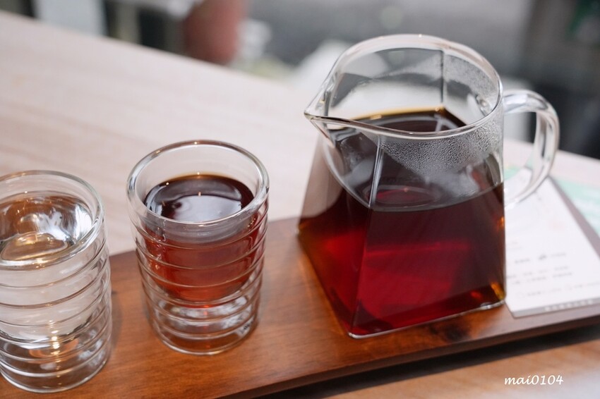 桃園咖啡廳推薦|慕光咖啡工作室~職人手沖咖啡專門店、限量冰滴咖啡、週三輕拿鐵特價中