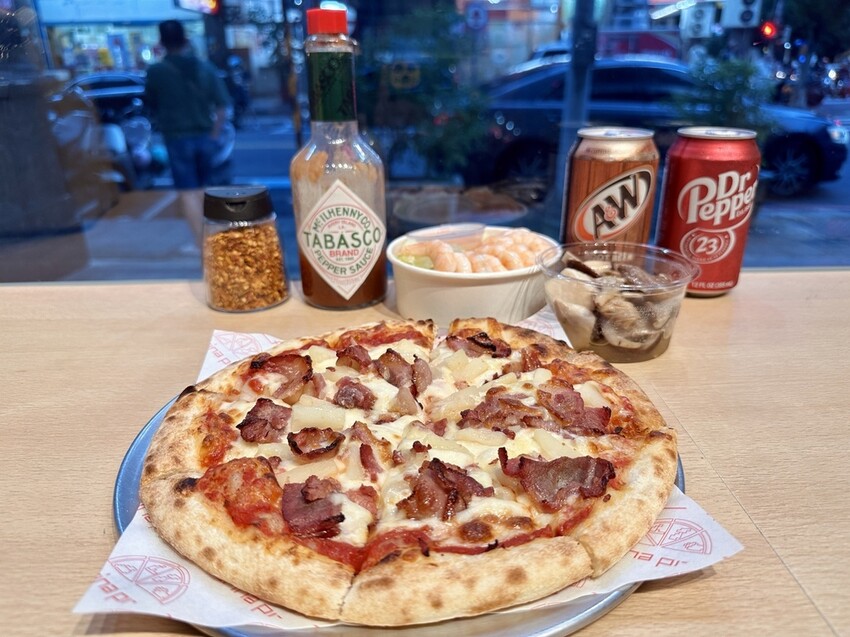 新北。永和︱頂溪站:法式起源的平價美式薄皮披薩Farina Pizza 法里娜披薩︱外帶自取9折