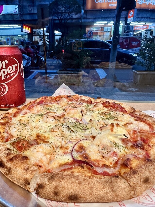 新北。永和︱頂溪站:法式起源的平價美式薄皮披薩Farina Pizza 法里娜披薩︱外帶自取9折