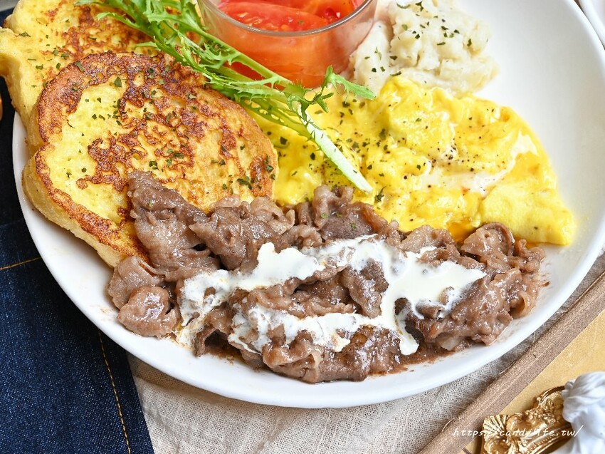 Ivorish東京超人氣法式吐司台中精誠店｜隱身在巷弄中的老宅人氣早午餐店，十週年聯名七三茶堂法式吐司，限量販售～