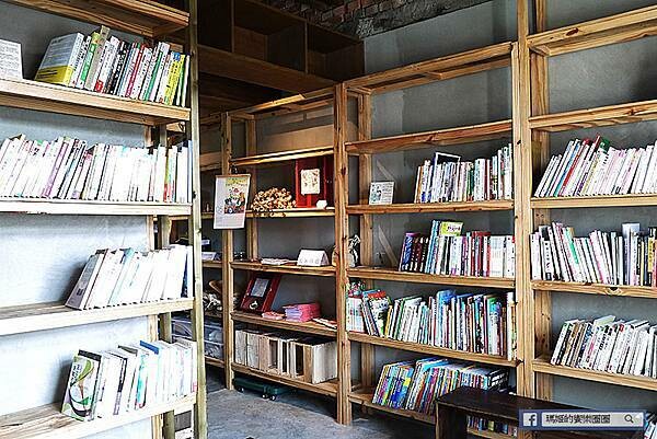 南投景點【中興新村散策】第一次來就愛慘的中興新村-漫遊文創眷村園區/每個角落都好好拍-還有吃不完的美食