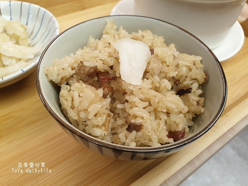 吉日起｜文青風裝潢的油飯、煲湯、手路菜 🌱豆芽愛吃在台中