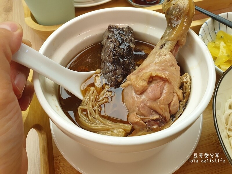 吉日起｜文青風裝潢的油飯、煲湯、手路菜 🌱豆芽愛吃在台中