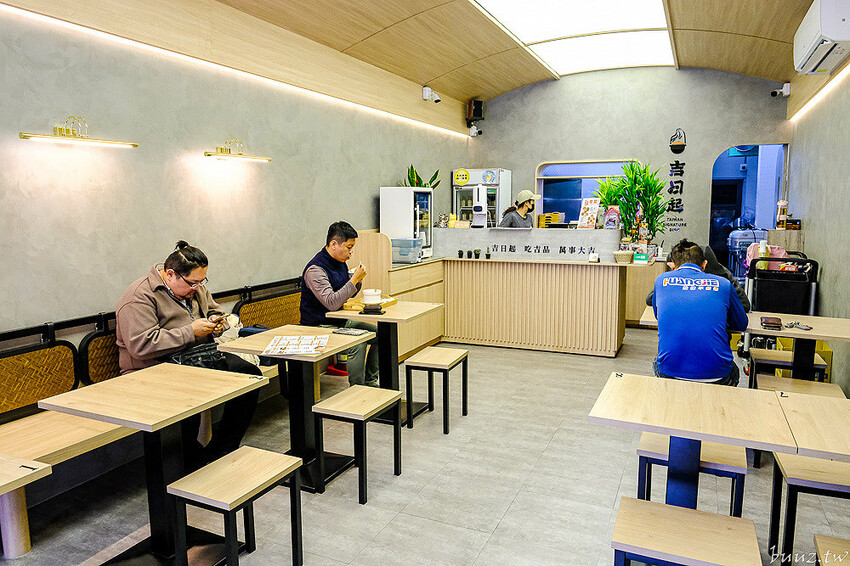 麻油雞腿麵線溫潤不燥,吉日起總鋪師傳傳承手路菜、香Q油飯,澎湃佛跳牆年菜限量推出!