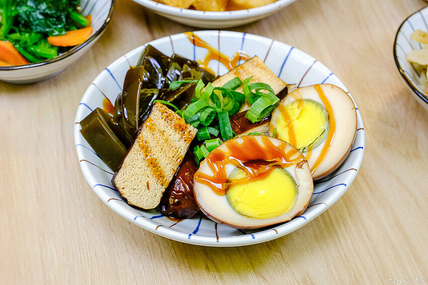 麻油雞腿麵線溫潤不燥,吉日起總鋪師傳傳承手路菜、香Q油飯,澎湃佛跳牆年菜限量推出!