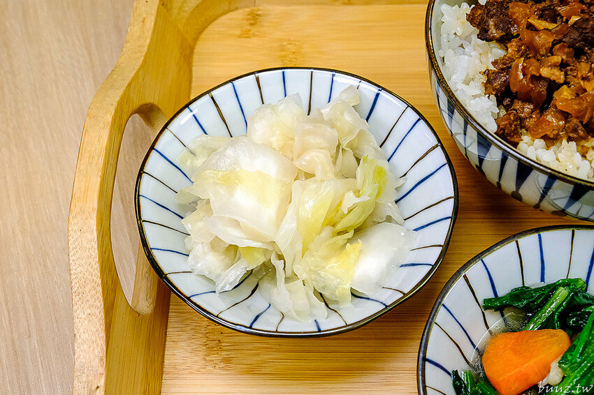 麻油雞腿麵線溫潤不燥,吉日起總鋪師傳傳承手路菜、香Q油飯,澎湃佛跳牆年菜限量推出!
