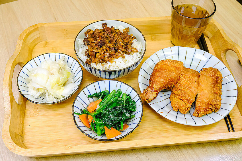 麻油雞腿麵線溫潤不燥,吉日起總鋪師傳傳承手路菜、香Q油飯,澎湃佛跳牆年菜限量推出!