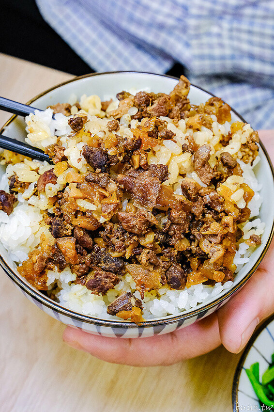 麻油雞腿麵線溫潤不燥,吉日起總鋪師傳傳承手路菜、香Q油飯,澎湃佛跳牆年菜限量推出!