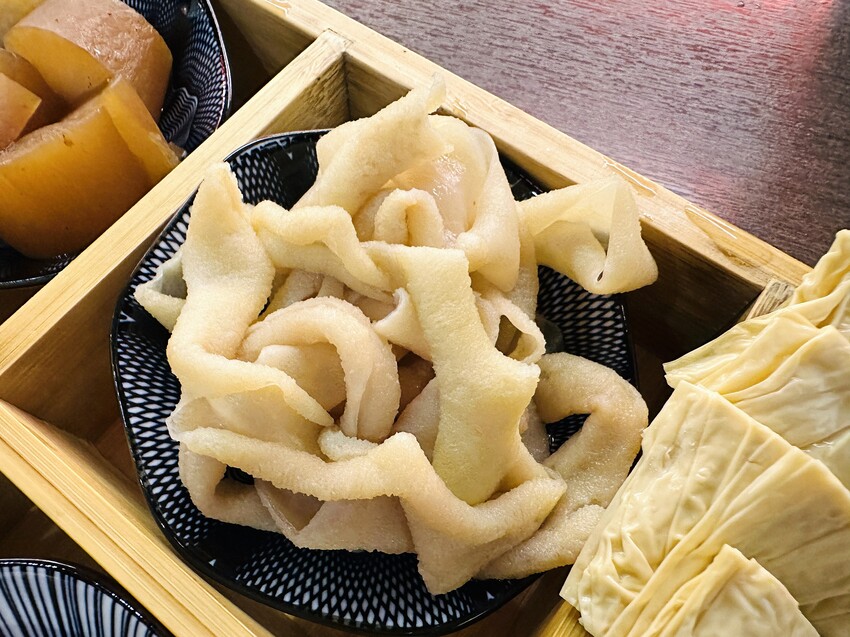 【紅九九個人鴛鴦鍋 松山店】一個人就開吃的麻辣鍋！正宗川味麻辣鍋 x 九宮格雙人套餐，松山區美食推薦！