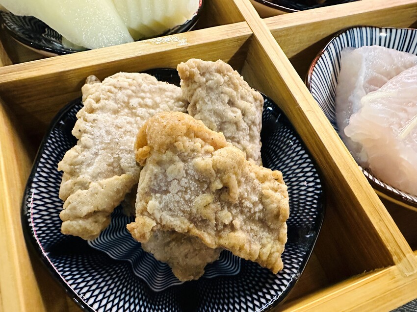 【紅九九個人鴛鴦鍋 松山店】一個人就開吃的麻辣鍋！正宗川味麻辣鍋 x 九宮格雙人套餐，松山區美食推薦！