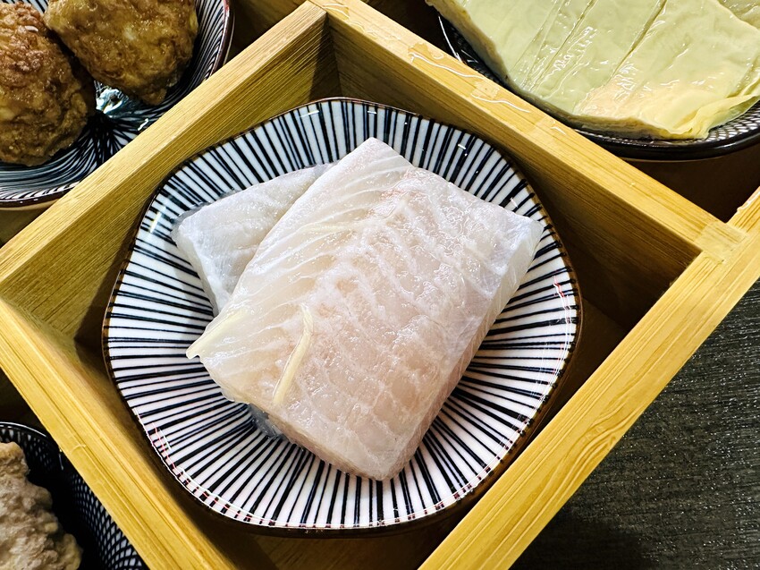 【紅九九個人鴛鴦鍋 松山店】一個人就開吃的麻辣鍋！正宗川味麻辣鍋 x 九宮格雙人套餐，松山區美食推薦！