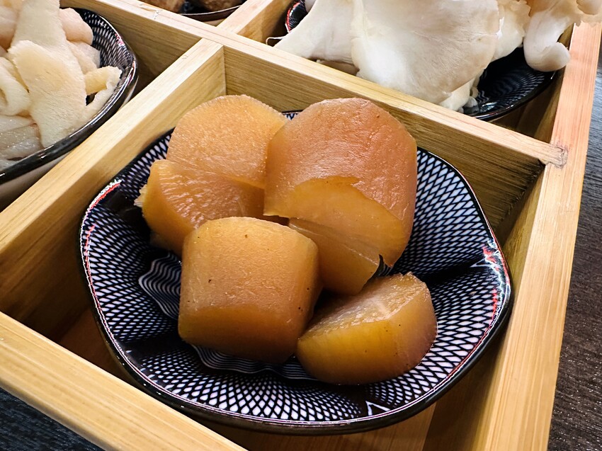 【紅九九個人鴛鴦鍋 松山店】一個人就開吃的麻辣鍋！正宗川味麻辣鍋 x 九宮格雙人套餐，松山區美食推薦！