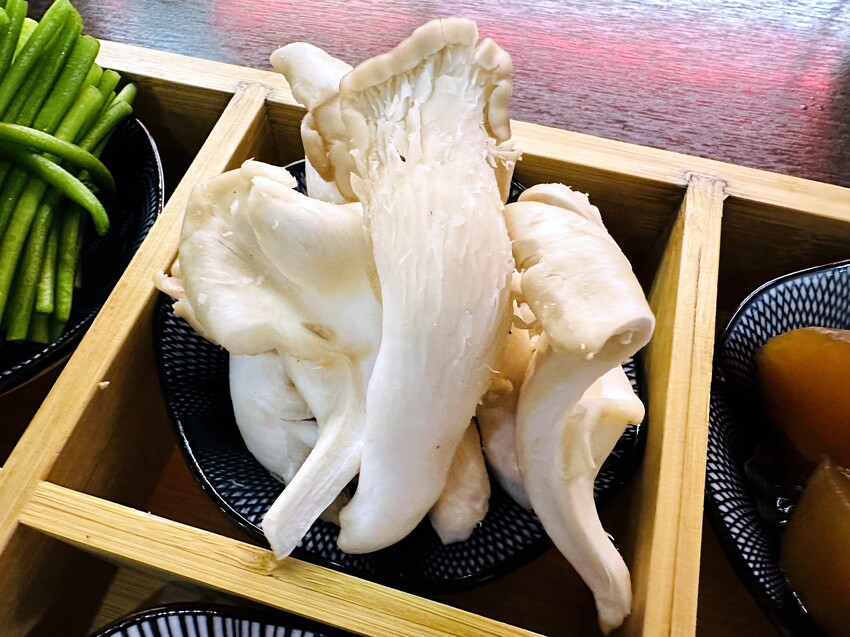 【紅九九個人鴛鴦鍋 松山店】一個人就開吃的麻辣鍋！正宗川味麻辣鍋 x 九宮格雙人套餐，松山區美食推薦！